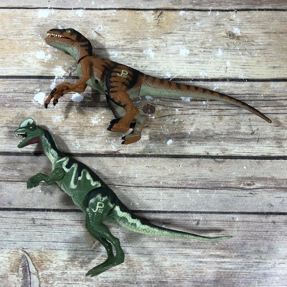 Vintage Jurassic Park Dilophosaurus Spitter JP02 & Velociraptor Strike JP03 Lot - Picture 11 of 11